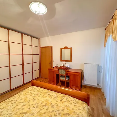 Villa Privlaka *