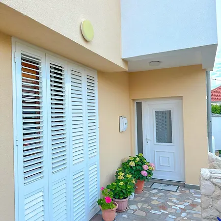 Villa Privlaka *